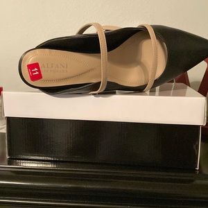 Alfani Black and Tan backless heel